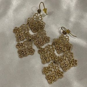 Stella and dot Chantilly lace earrings